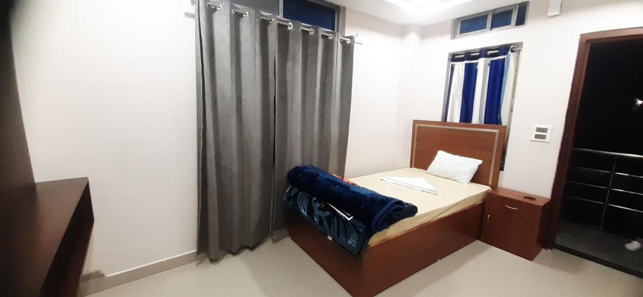 Hilsan Residency And Hotel Bomdila Esterno foto